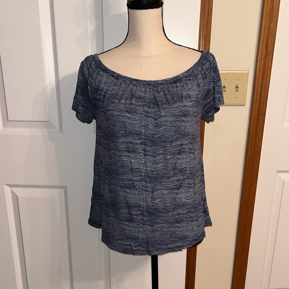 Old Navy Blue Wavy Top